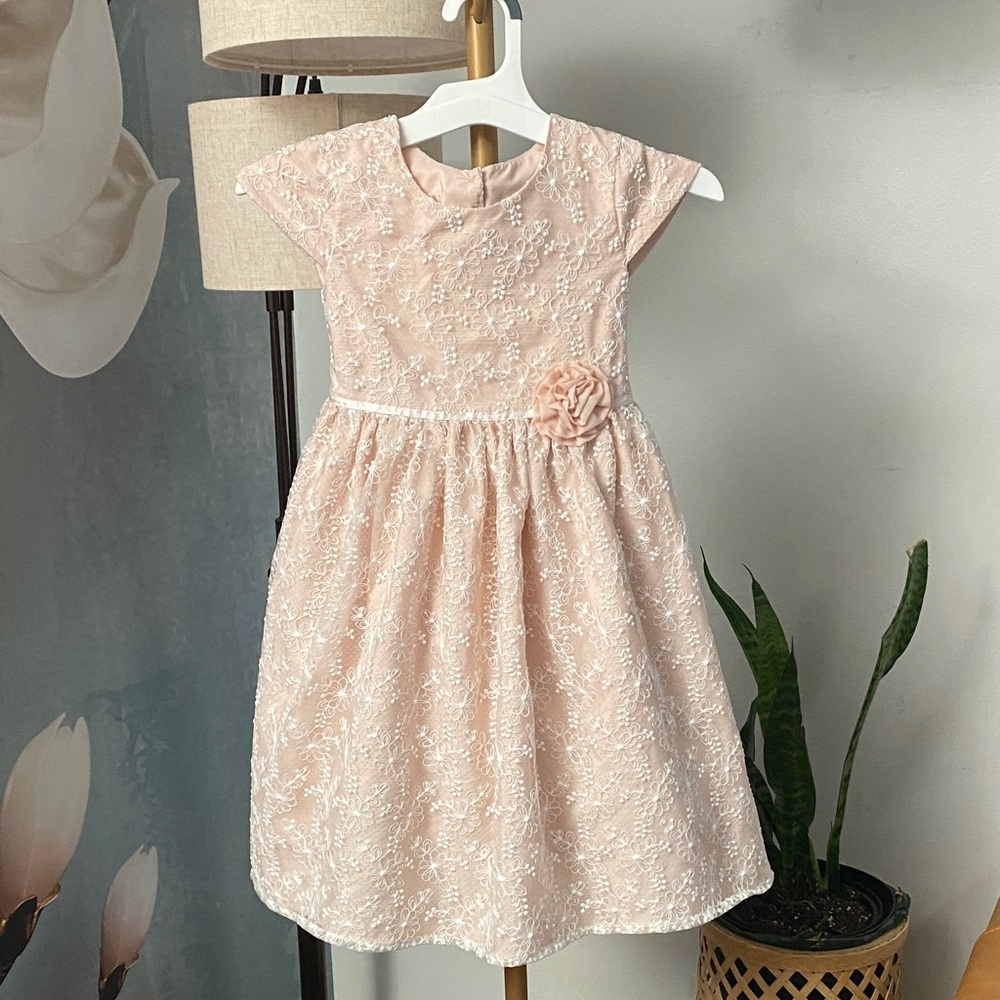 Laura Ashley London Girls' Blush Pink Lace Party Dress with Floral Accent size 6